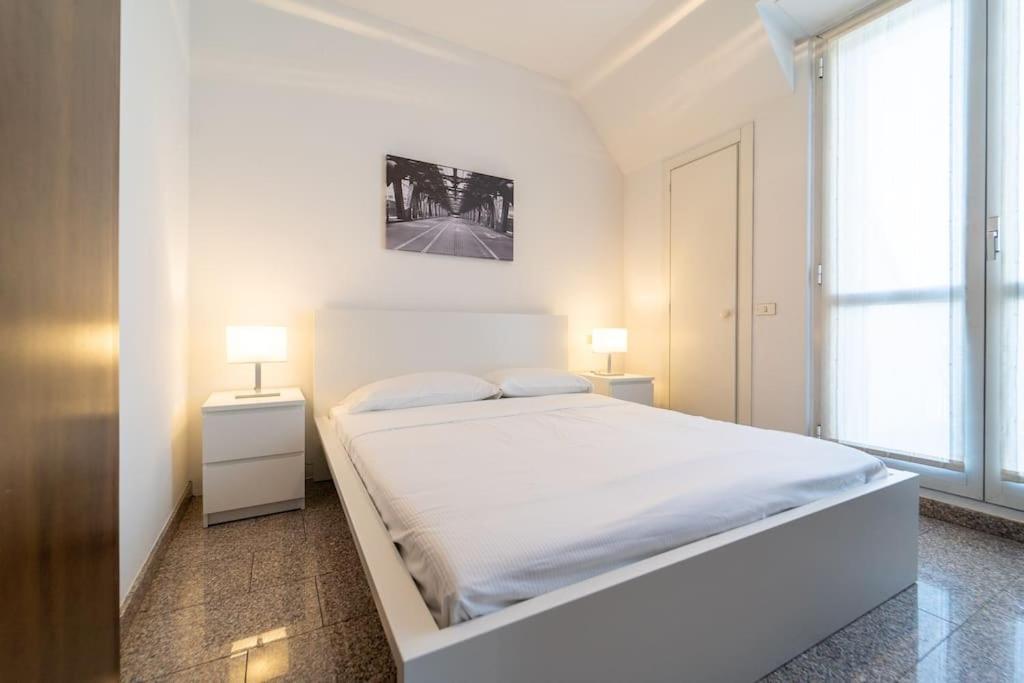 5 Giornate Apt Con Terrazzo E Garage Privato Milano Exterior foto